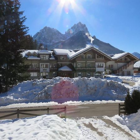 Residence Holiday Pozza di Fassa Ngoại thất bức ảnh