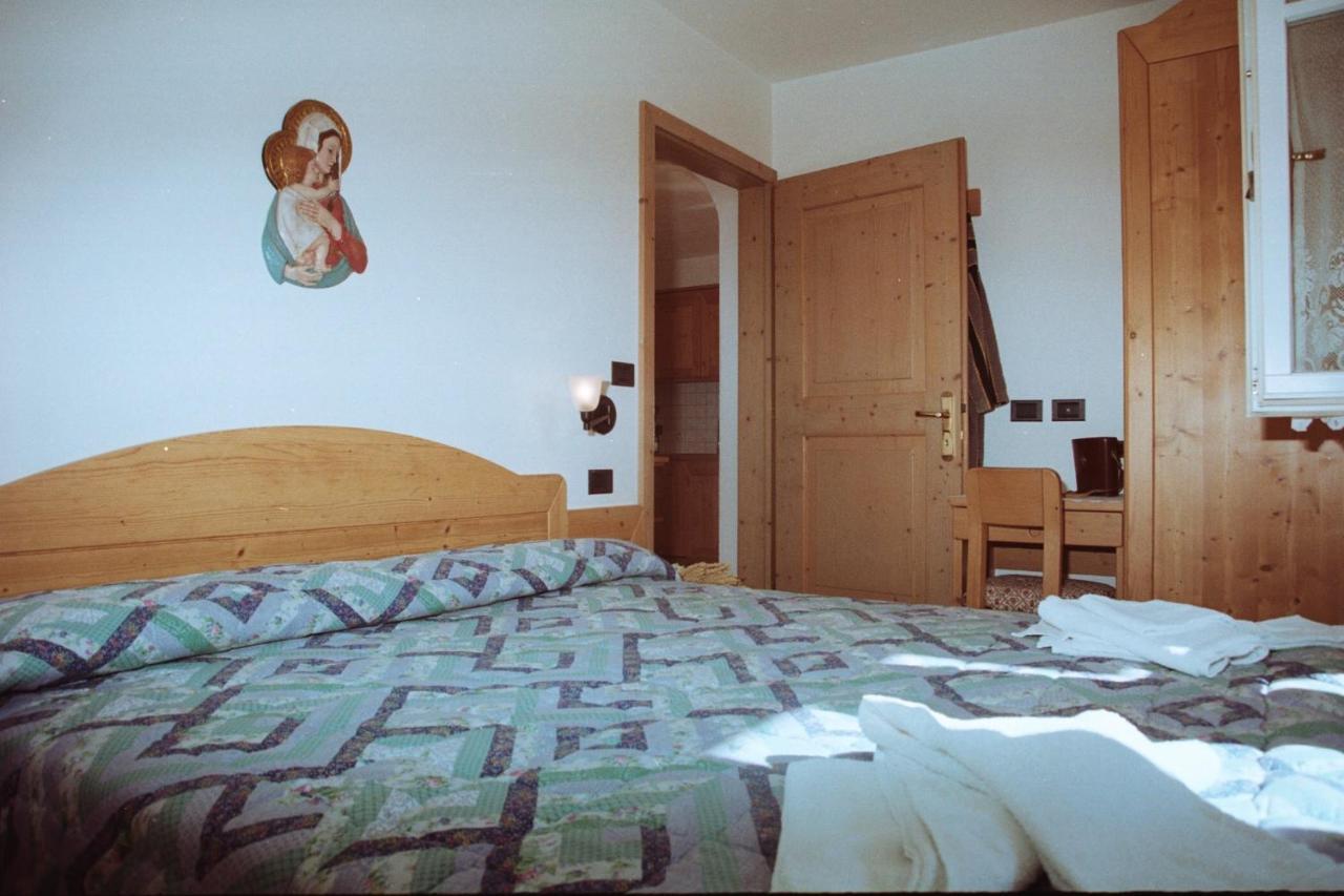 Residence Holiday Pozza di Fassa Ngoại thất bức ảnh