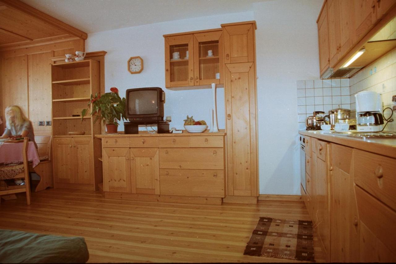 Residence Holiday Pozza di Fassa Ngoại thất bức ảnh