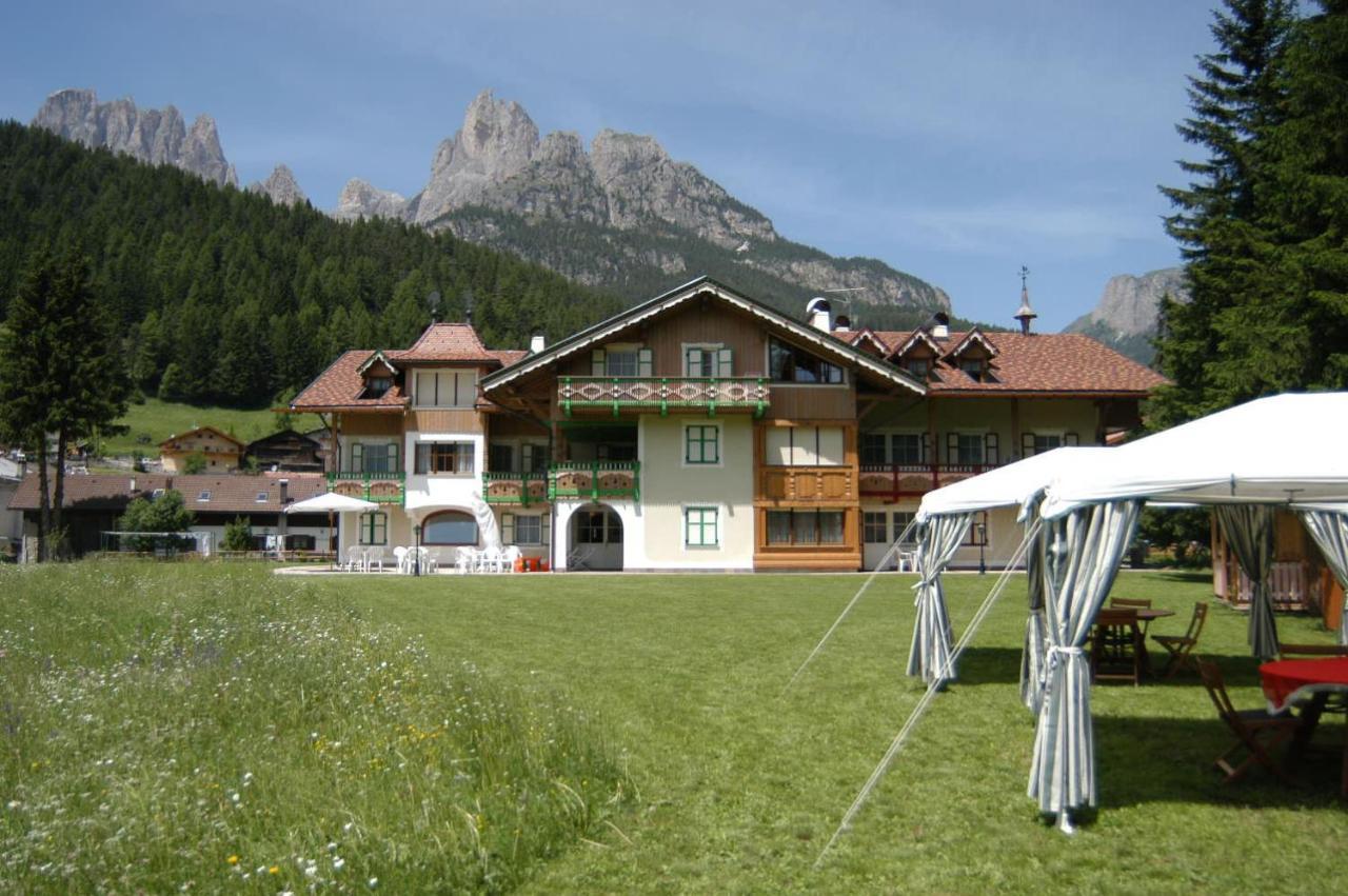 Residence Holiday Pozza di Fassa Ngoại thất bức ảnh