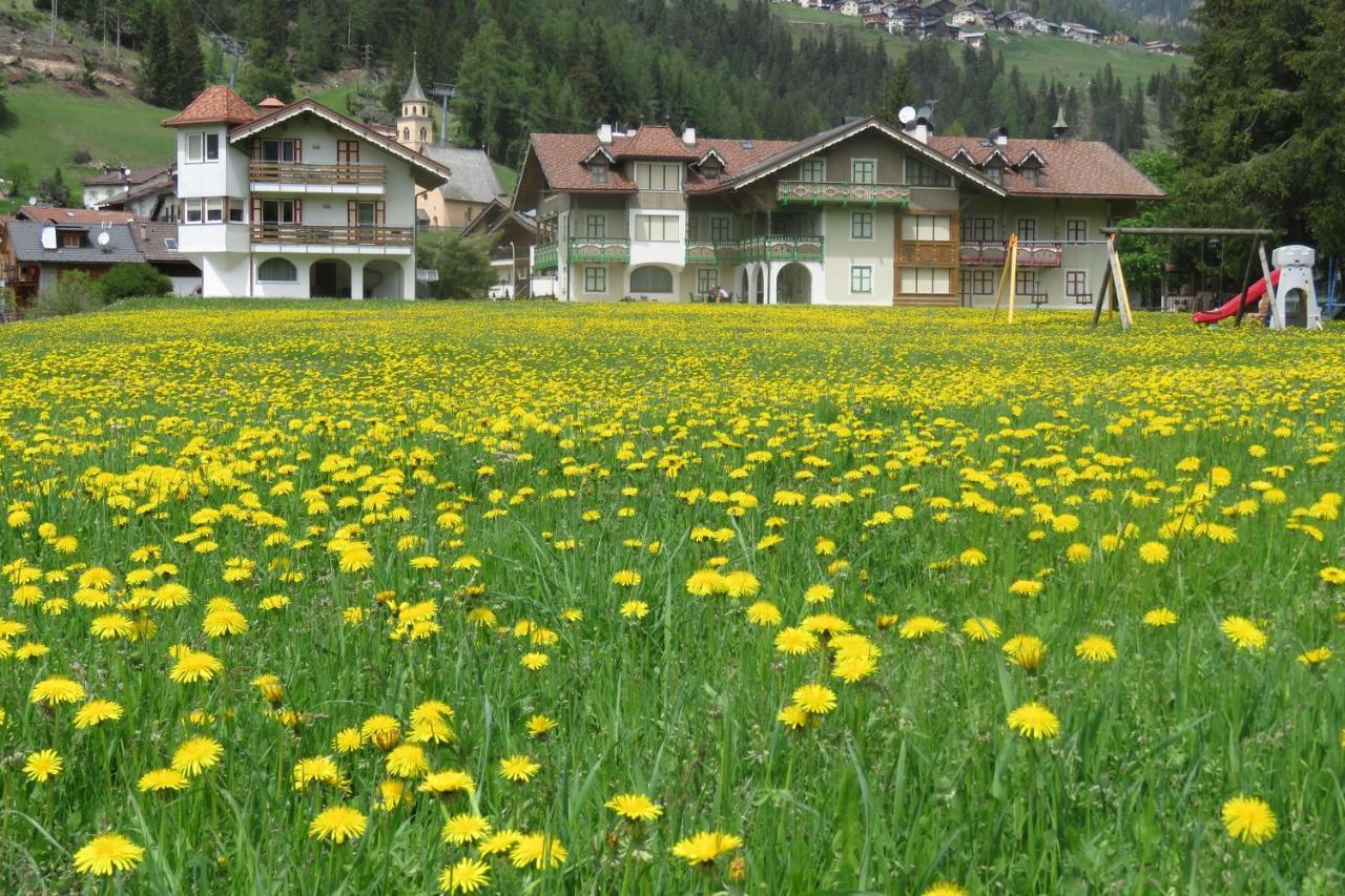 Residence Holiday Pozza di Fassa Ngoại thất bức ảnh