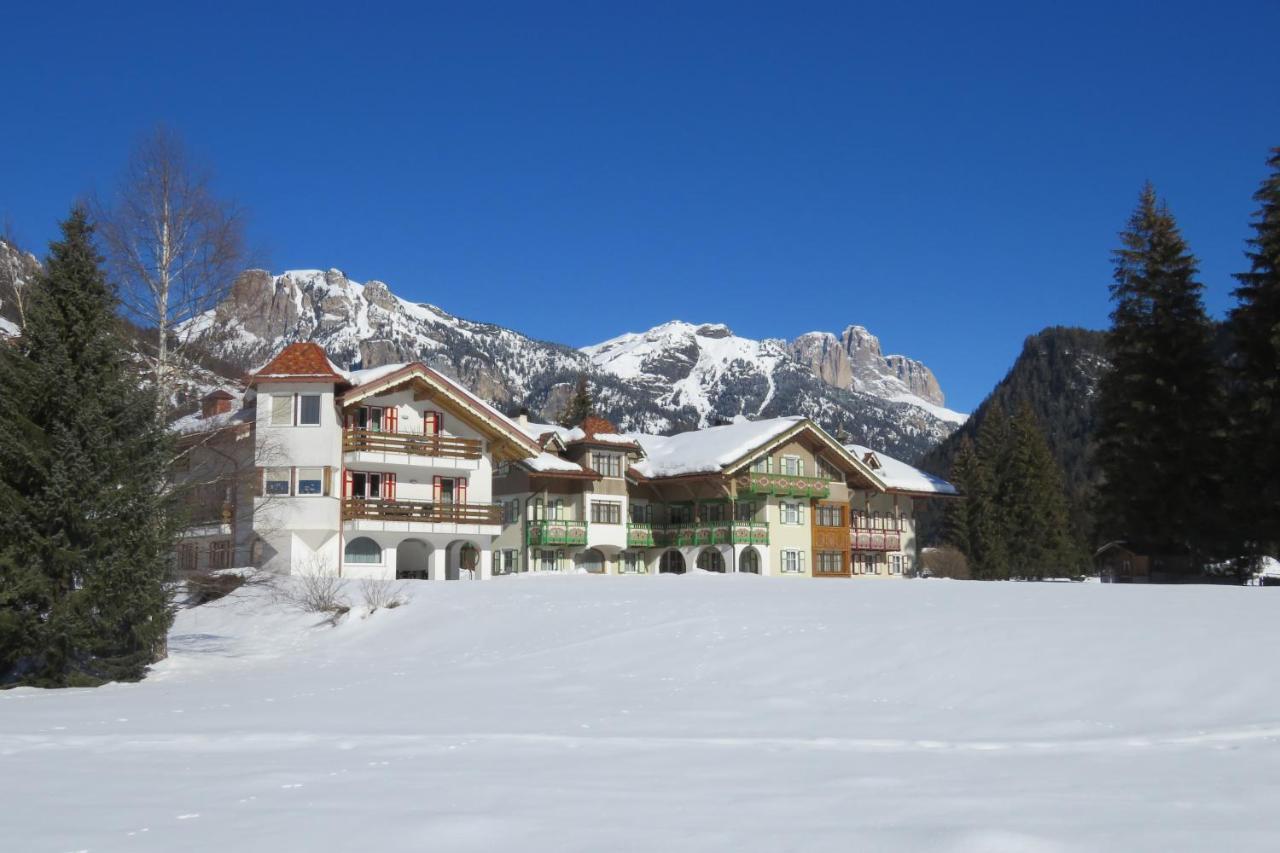 Residence Holiday Pozza di Fassa Ngoại thất bức ảnh