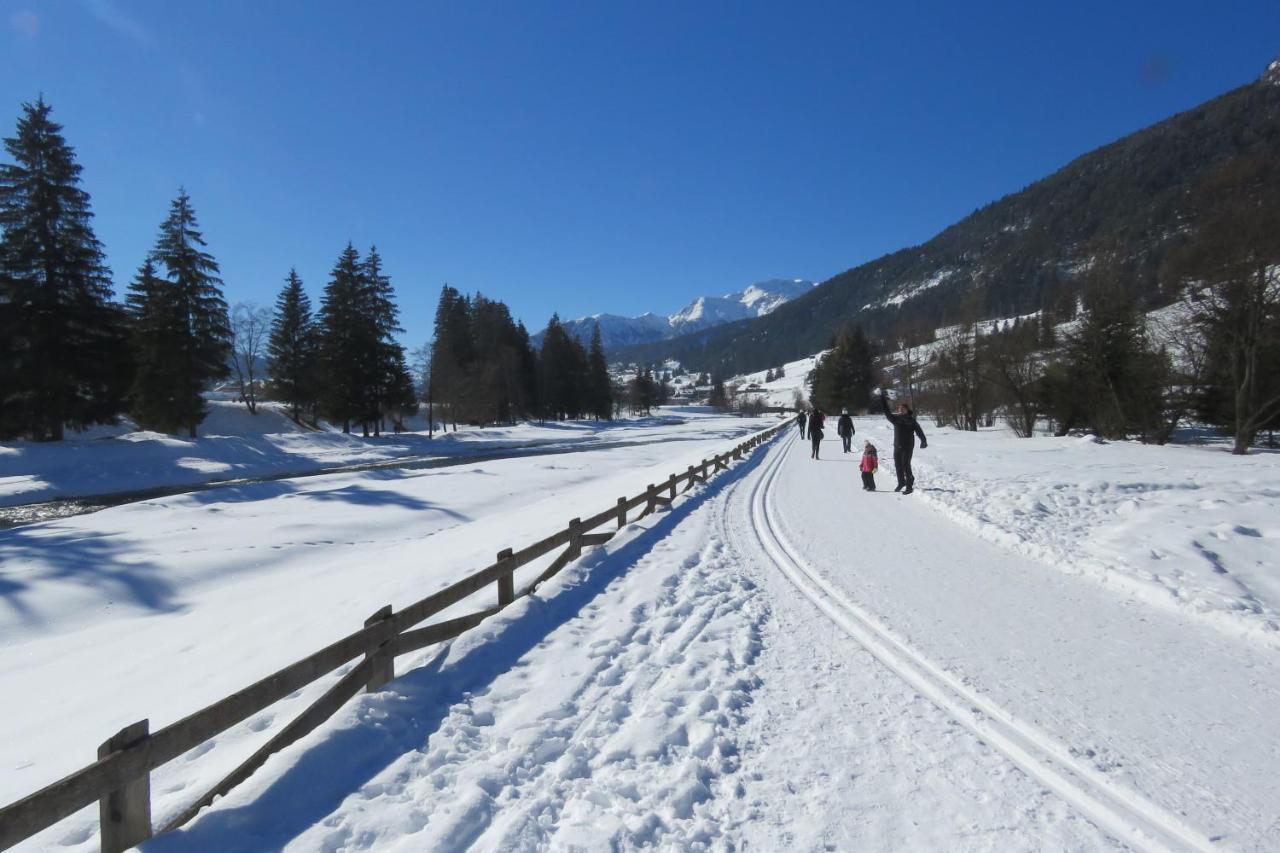 Residence Holiday Pozza di Fassa Ngoại thất bức ảnh