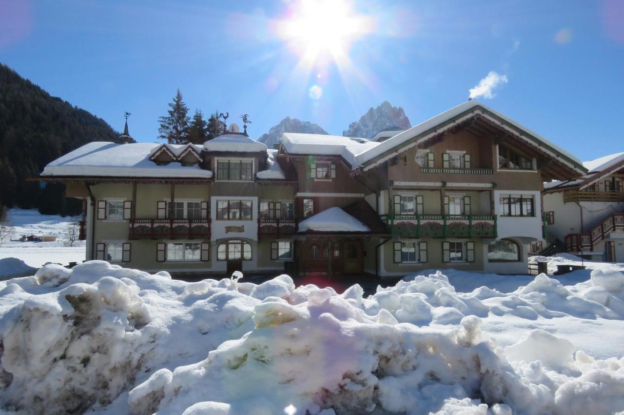 Residence Holiday Pozza di Fassa Ngoại thất bức ảnh